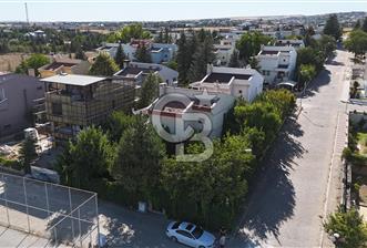GÖLBAŞI GÖKKUŞAĞI SİTESİNDE SATILIK TRİPLEX KÖŞE VİLLA