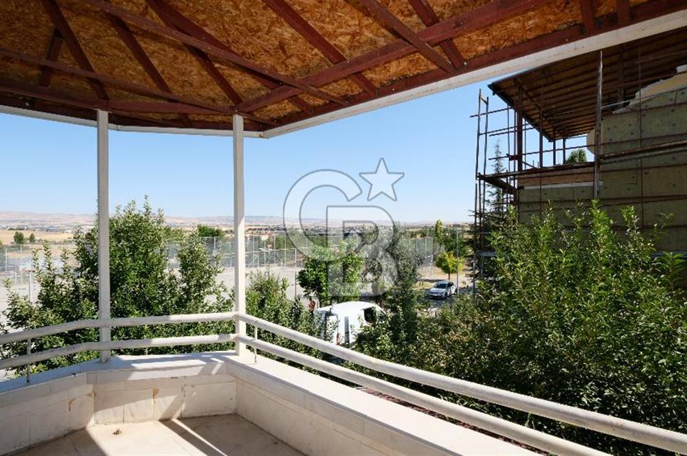 GÖLBAŞI GÖKKUŞAĞI SİTESİNDE SATILIK TRİPLEX KÖŞE VİLLA