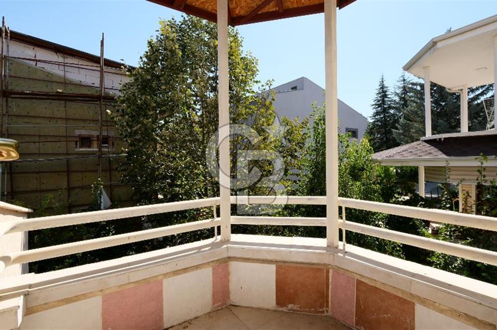 GÖLBAŞI GÖKKUŞAĞI SİTESİNDE SATILIK TRİPLEX KÖŞE VİLLA
