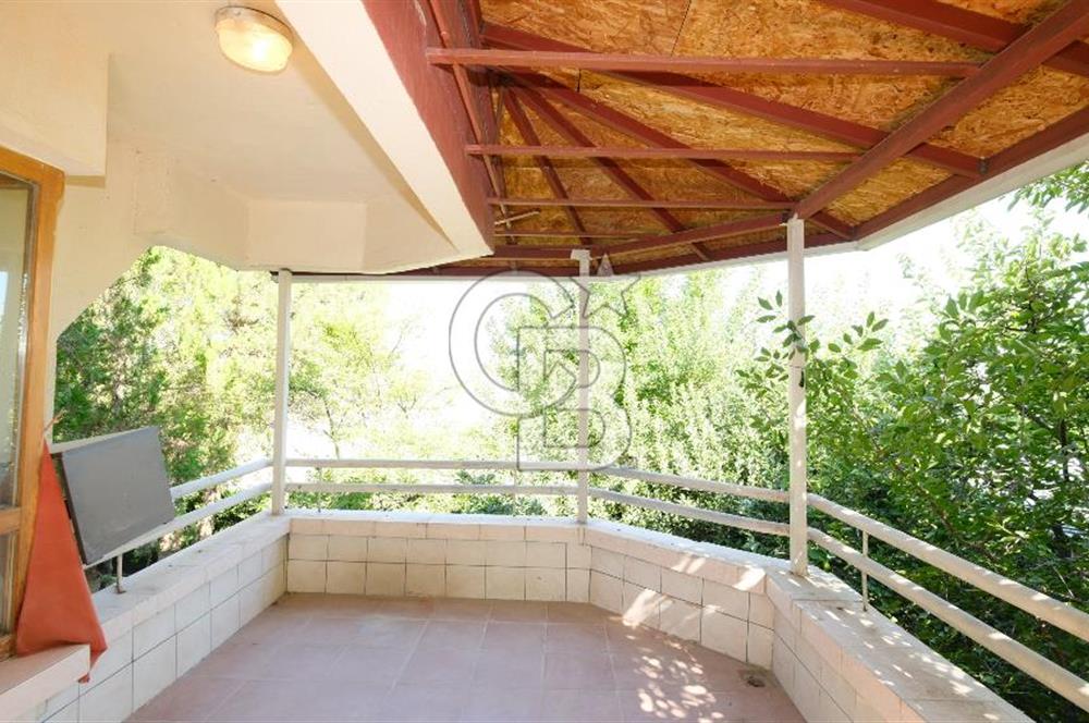 GÖLBAŞI GÖKKUŞAĞI SİTESİNDE SATILIK TRİPLEX KÖŞE VİLLA