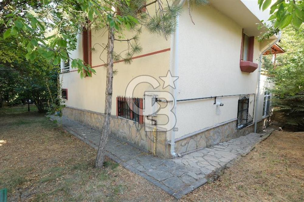 GÖLBAŞI GÖKKUŞAĞI SİTESİNDE SATILIK TRİPLEX KÖŞE VİLLA