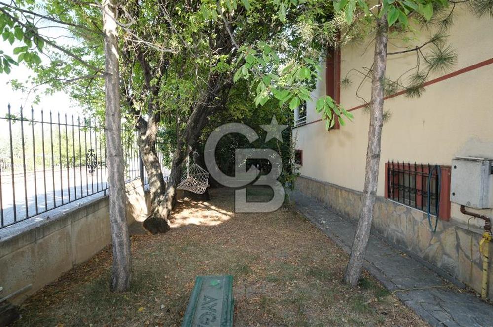 GÖLBAŞI GÖKKUŞAĞI SİTESİNDE SATILIK TRİPLEX KÖŞE VİLLA