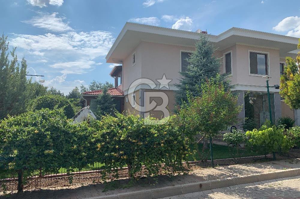 ANKARA GÖLBAŞINDA SİTE İÇİ MÜSTAKİL PEYZAJLI 5+1 SATILIK VİLLA