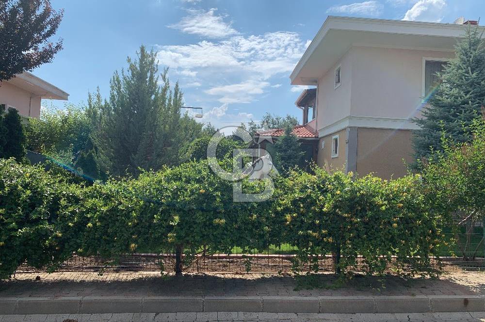 ANKARA GÖLBAŞINDA SİTE İÇİ MÜSTAKİL PEYZAJLI 5+1 SATILIK VİLLA