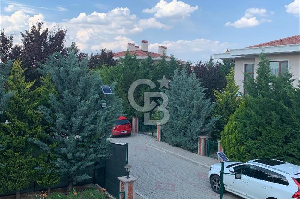 ANKARA GÖLBAŞINDA SİTE İÇİ MÜSTAKİL PEYZAJLI 5+1 SATILIK VİLLA