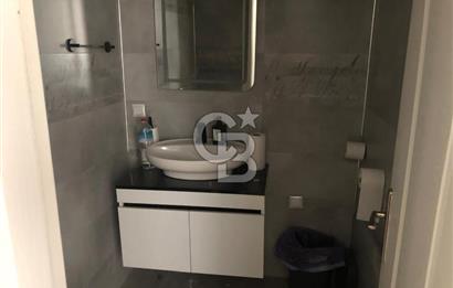 İzmir Körfezi Manzaralı Prestijli Plaza Ofisi