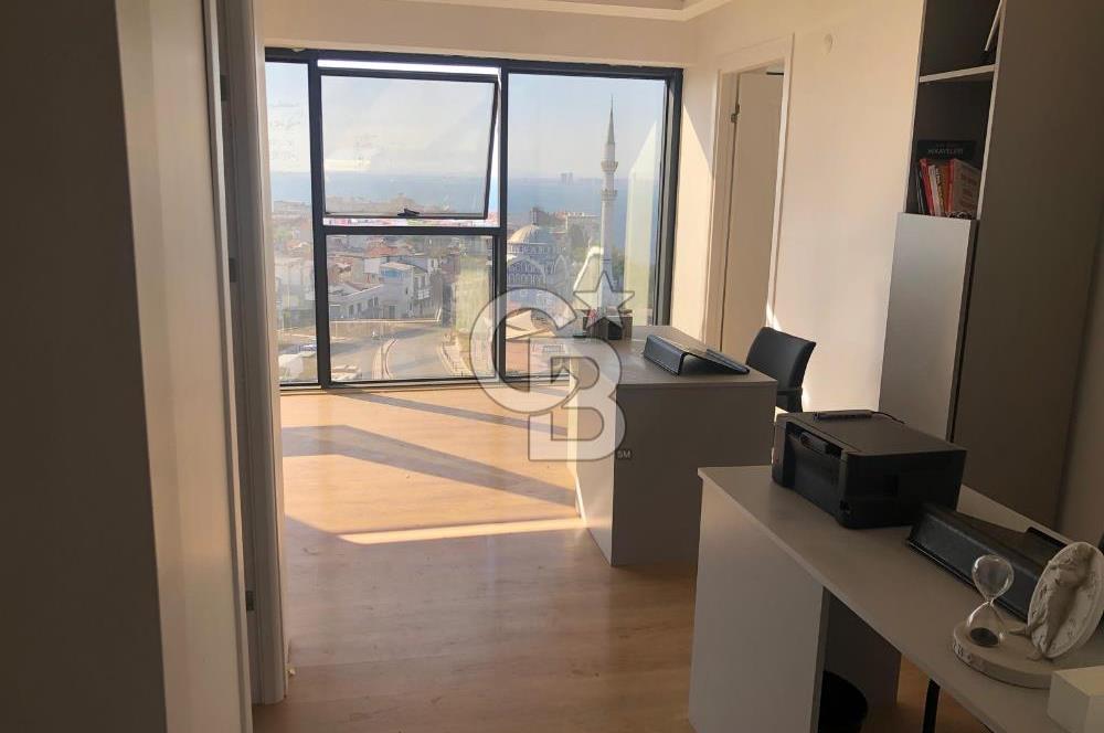 İzmir Körfezi Manzaralı Prestijli Plaza Ofisi