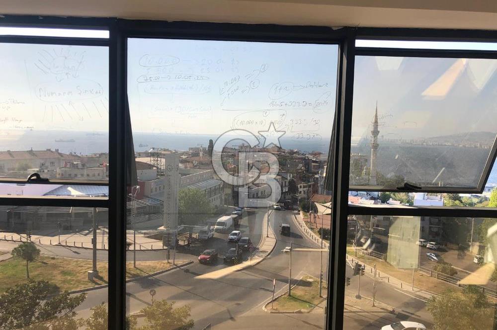 İzmir Körfezi Manzaralı Prestijli Plaza Ofisi