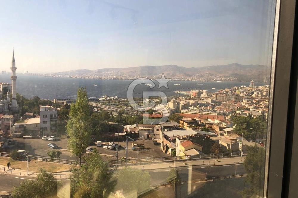 İzmir Körfezi Manzaralı Prestijli Plaza Ofisi