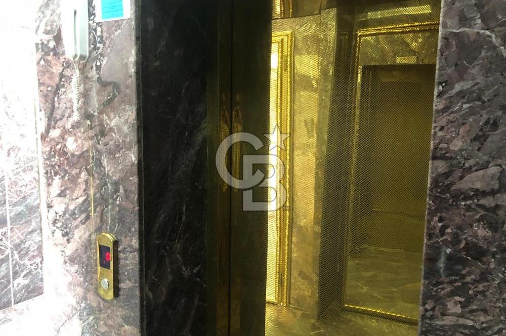 İzmir Körfezi Manzaralı Prestijli Plaza Ofisi