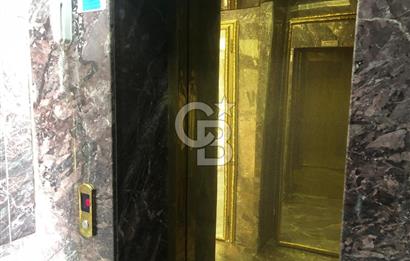 İzmir Körfezi Manzaralı Prestijli Plaza Ofisi
