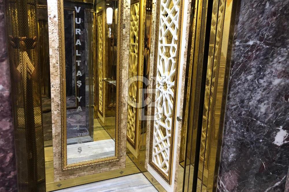 İzmir Körfezi Manzaralı Prestijli Plaza Ofisi