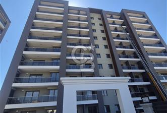 MENEMEN AHIHIDIR MAHALLESİNDE MODERN SİTEDE HAVUZLU KİRALIK 2+1