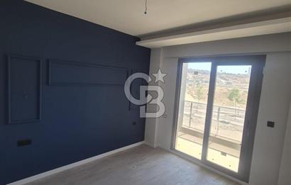 MENEMEN AHIHIDIR MAHALLESİNDE MODERN SİTEDE HAVUZLU KİRALIK 2+1