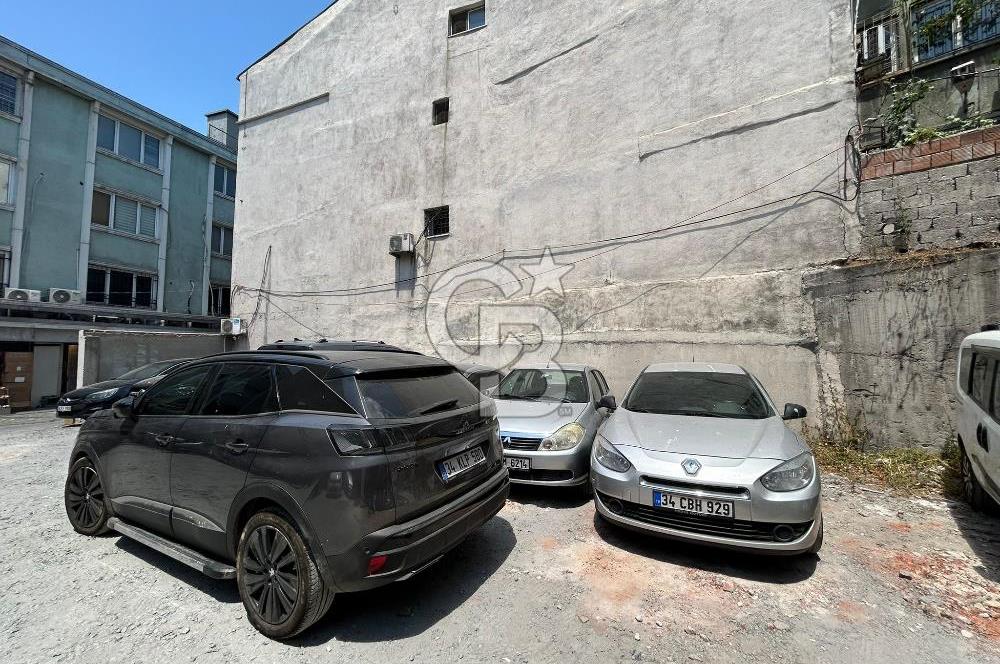 EMSALSİZ İSTANBUL KAPALIÇARŞI'DA YATIRIMLIK 335 M2 SATILIK ARSA