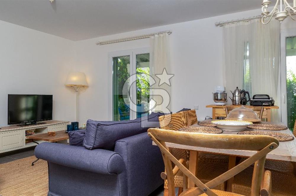 ÇEŞME AYASARANDA'DA OTEL KONFORUNDA, DENİZE SIFIR REZİDANS DAİRE