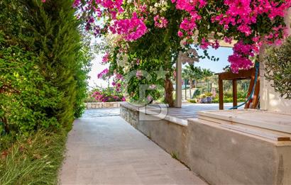 ÇEŞME AYASARANDA'DA OTEL KONFORUNDA, DENİZE SIFIR REZİDANS DAİRE