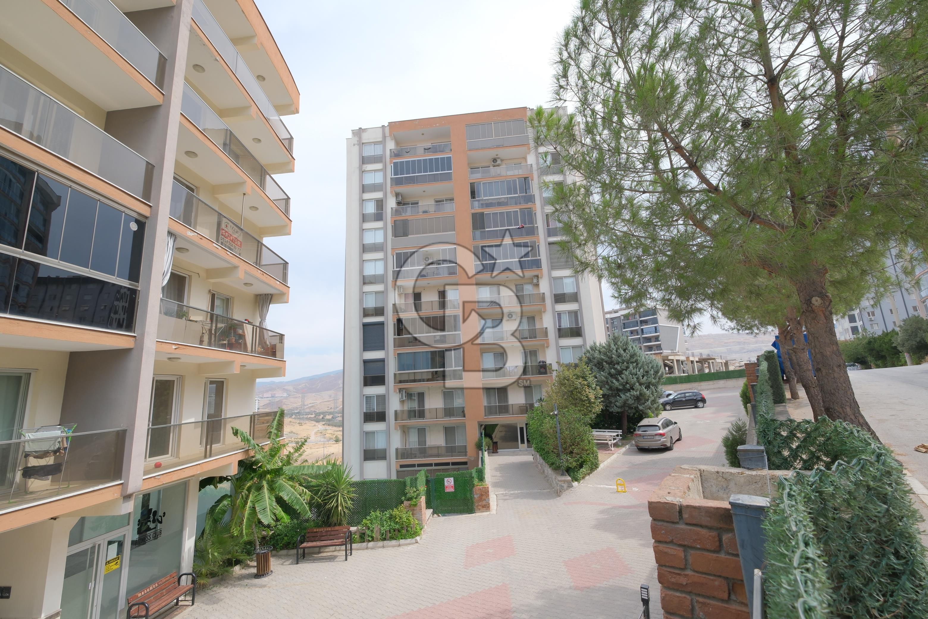 MENEMEN ULUKENT SERBOY TERAS EVLERİNDE SATILIK 3+1 DAİRE