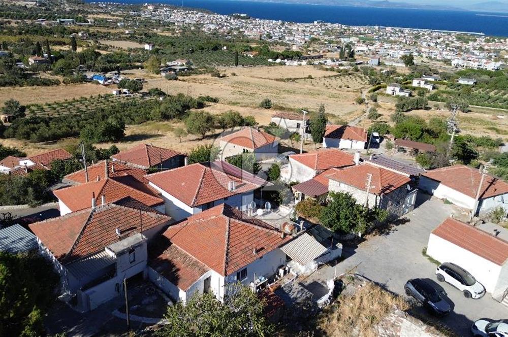 Karaburun Mordoğan Çatalkaya'da Kargir Ev ve Arsası