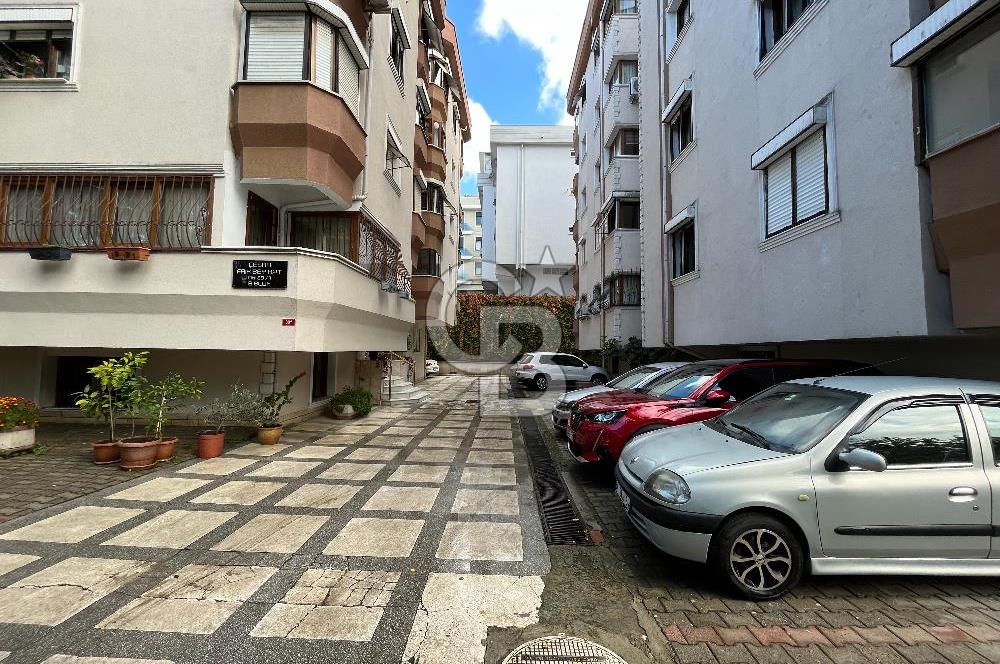 Acıbadem Caddesine 2.Bina Açık Otoparklı 1+1 Kiralık Daire