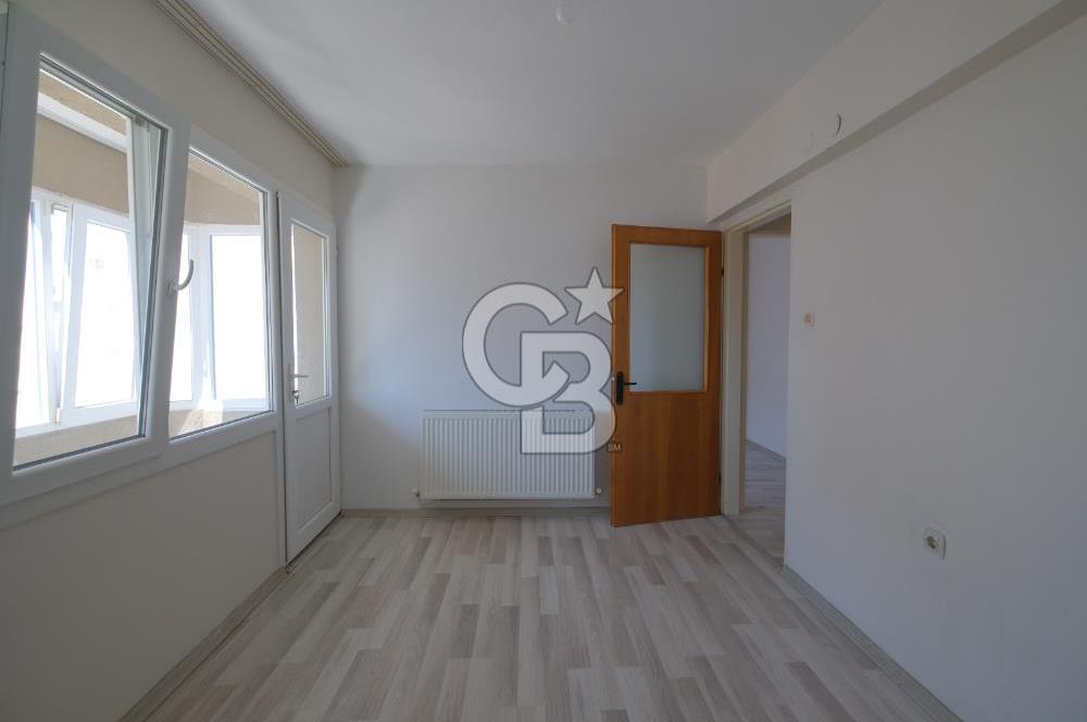 MENEMEN ULUKENTTE MERKEZİ KONUMDA KİRALIK 2+1 DAİRE
