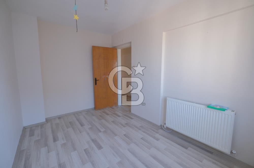 MENEMEN ULUKENTTE MERKEZİ KONUMDA KİRALIK 2+1 DAİRE