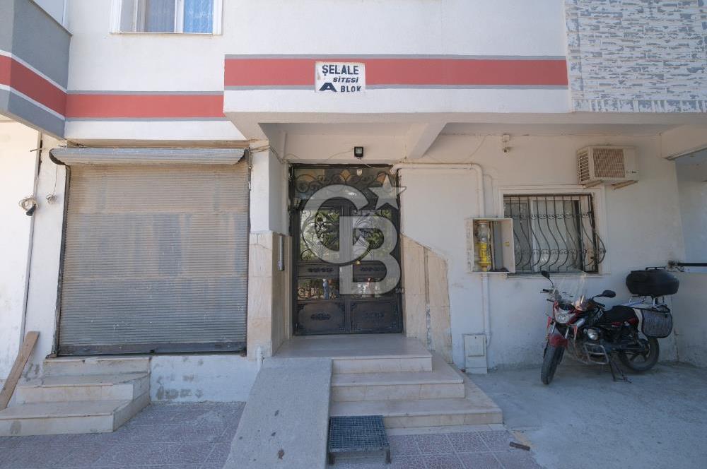 MENEMEN ULUKENTTE MERKEZİ KONUMDA KİRALIK 2+1 DAİRE