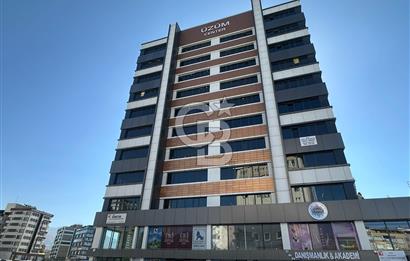 ÜZÜM CENTER'DA CADDE ÜSTÜ 130 M2 3 KATLI KİRALIK DÜKKAN