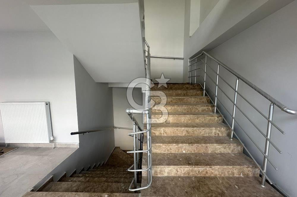 ÜZÜM CENTER'DA CADDE ÜSTÜ 130 M2 3 KATLI KİRALIK DÜKKAN