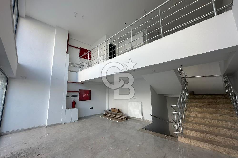 ÜZÜM CENTER'DA CADDE ÜSTÜ 130 M2 3 KATLI KİRALIK DÜKKAN