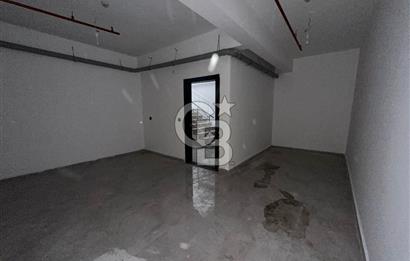 ÜZÜM CENTER'DA CADDE ÜSTÜ 130 M2 3 KATLI KİRALIK DÜKKAN