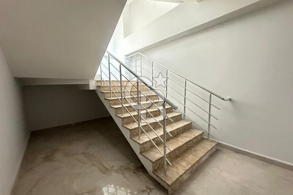 ÜZÜM CENTER'DA CADDE ÜSTÜ 130 M2 3 KATLI KİRALIK DÜKKAN