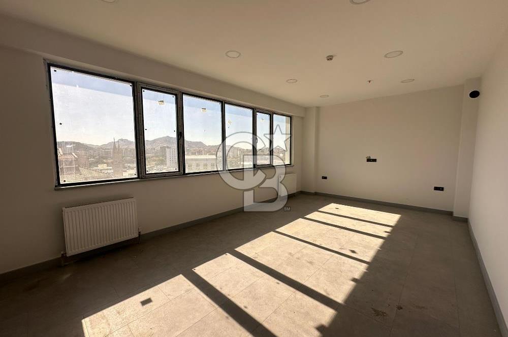 ÜZÜM CENTER'DA İÇİ YAPILI 2+1 120M2 KİRALIK SIFIR OFİS