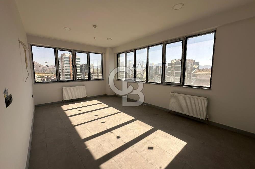 ÜZÜM CENTER'DA İÇİ YAPILI 2+1 120M2 KİRALIK SIFIR OFİS