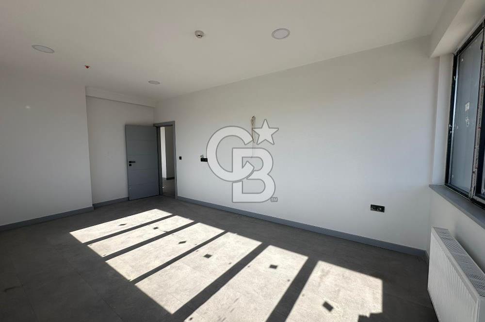 ÜZÜM CENTER'DA İÇİ YAPILI 2+1 120M2 KİRALIK SIFIR OFİS