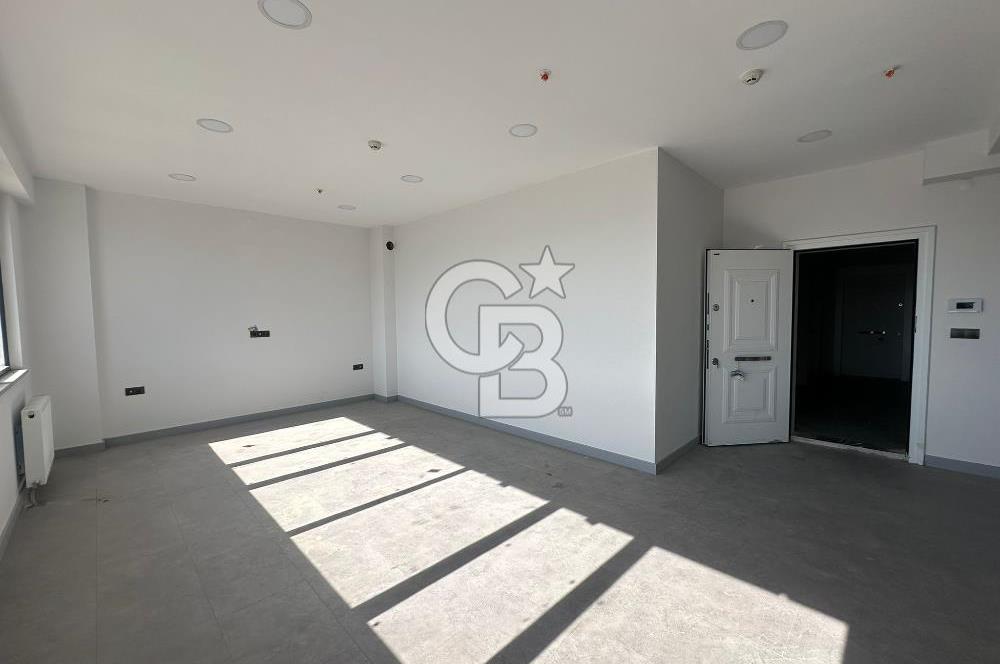 ÜZÜM CENTER'DA İÇİ YAPILI 2+1 120M2 KİRALIK SIFIR OFİS