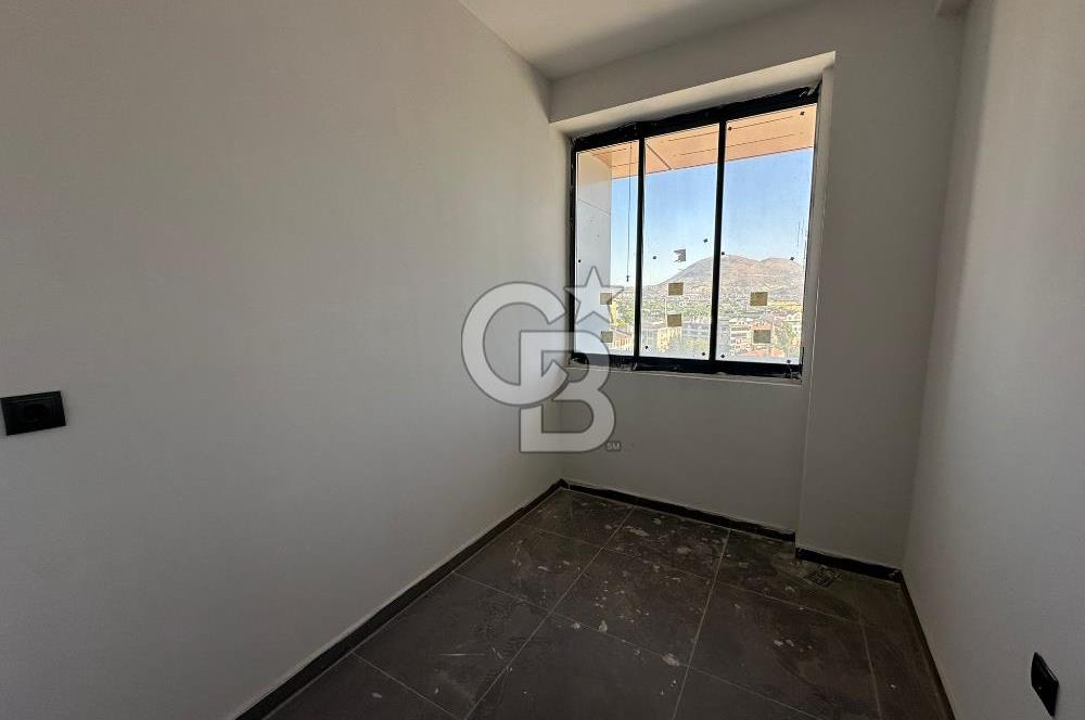 ÜZÜM CENTER'DA İÇİ YAPILI 2+1 120M2 KİRALIK SIFIR OFİS