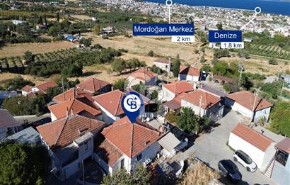 Karaburun Mordoğan Çatalkaya'da Kargir Ev ve Arsası