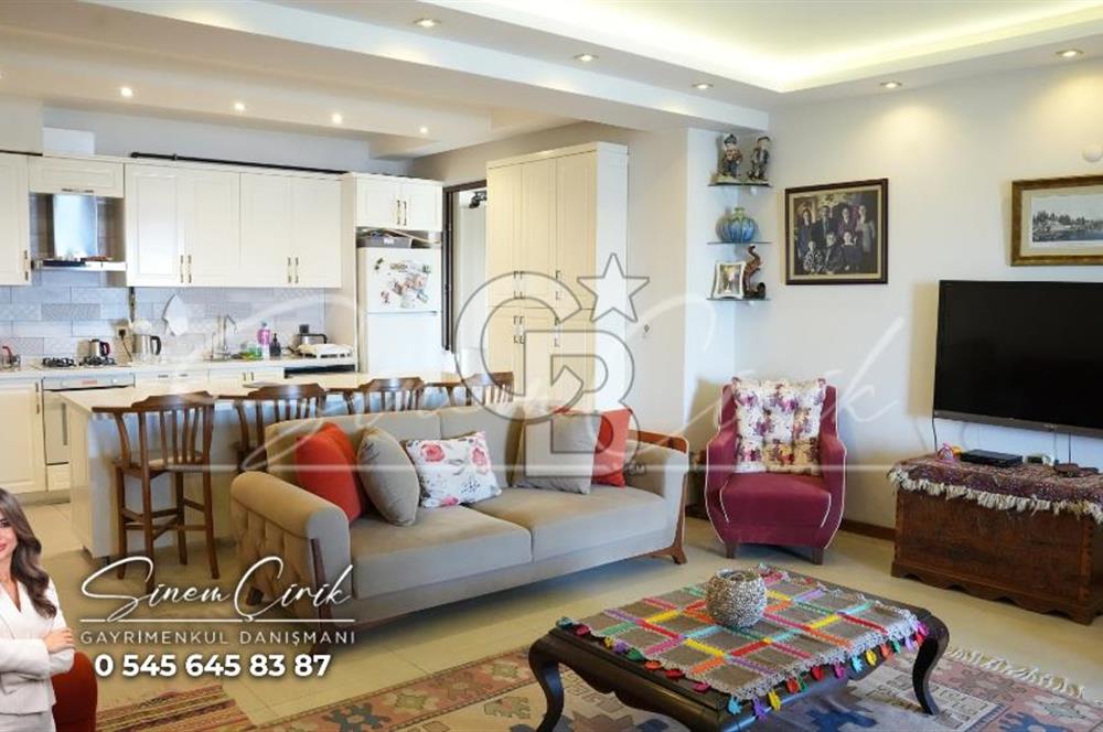 YENİFOÇA BURUNUCUNDA DENİZE SIFIR 7+2 TRİPLEKS SATILIK TAŞ VİLLA 