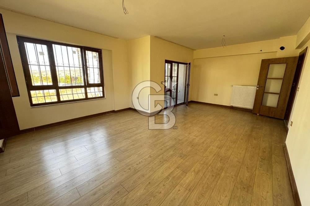 KIŞBAHÇELİ GENİŞ BALKON VE SALONLU/SIFIR LÜKS 2+1 KİRALIK DAİRE