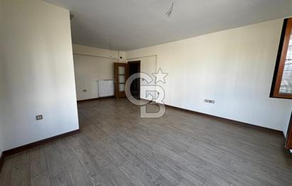 KIŞBAHÇELİ GENİŞ BALKON VE SALONLU/SIFIR LÜKS 2+1 KİRALIK DAİRE
