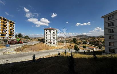 KIŞBAHÇELİ GENİŞ BALKON VE SALONLU/SIFIR LÜKS 2+1 KİRALIK DAİRE