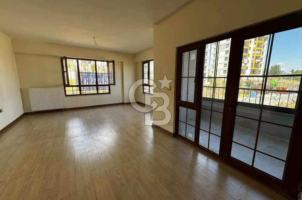 KIŞBAHÇELİ GENİŞ BALKON VE SALONLU/SIFIR LÜKS 2+1 KİRALIK DAİRE