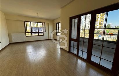 KIŞBAHÇELİ GENİŞ BALKON VE SALONLU/SIFIR LÜKS 2+1 KİRALIK DAİRE