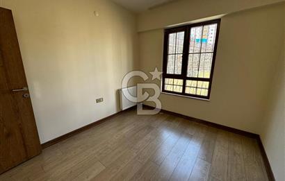 KIŞBAHÇELİ GENİŞ BALKON VE SALONLU/SIFIR LÜKS 2+1 KİRALIK DAİRE