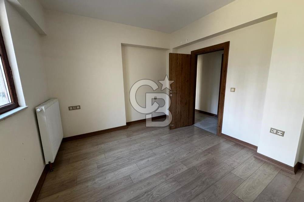 KIŞBAHÇELİ GENİŞ BALKON VE SALONLU/SIFIR LÜKS 2+1 KİRALIK DAİRE