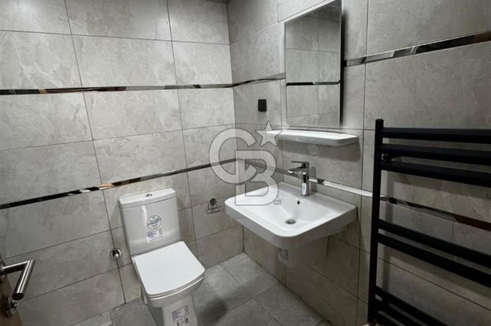 KIŞBAHÇELİ GENİŞ BALKON VE SALONLU/SIFIR LÜKS 2+1 KİRALIK DAİRE