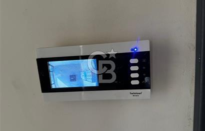 KIŞBAHÇELİ GENİŞ BALKON VE SALONLU/SIFIR LÜKS 2+1 KİRALIK DAİRE