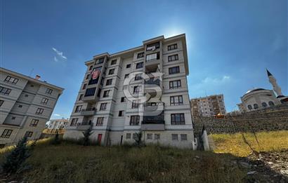 KIŞBAHÇELİ GENİŞ BALKON VE SALONLU/SIFIR LÜKS 2+1 KİRALIK DAİRE