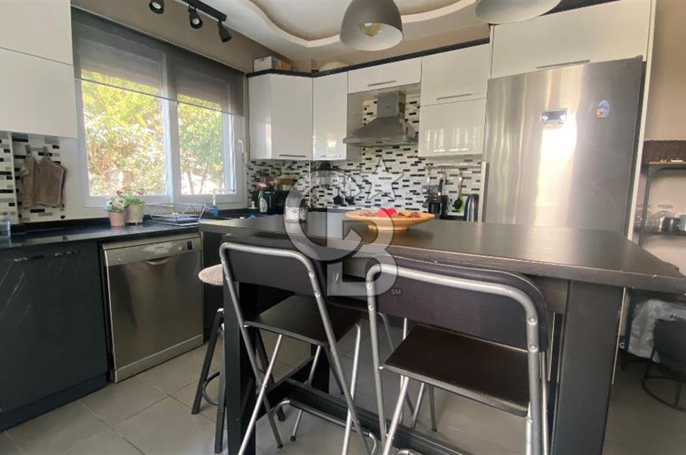 Sığacık Merkez'de 2+1 Bahçe Kullanımlı Villa Tadında Daire